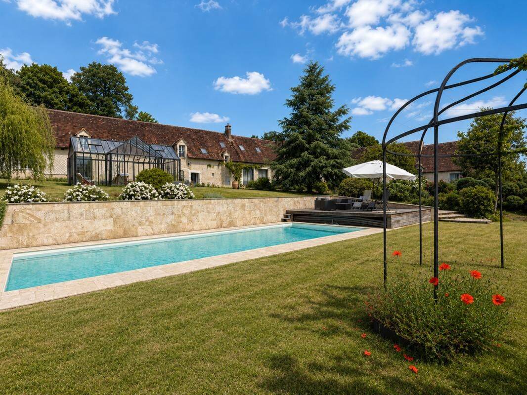 Maison 1 pièce 223 m² · à Nogent-le-Rotrou · 223 m² · 954 000 €