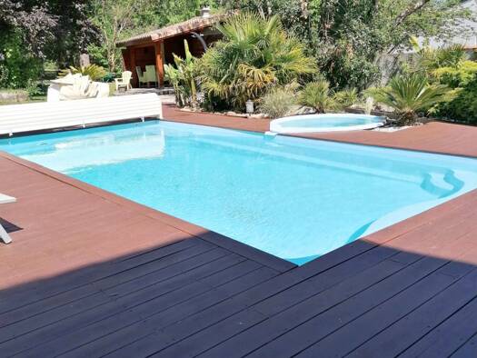 Maison à vendre 465 000 € 8 pièces 5 chambres 265 m² 1 346 m² de terrain Bieujac 33210