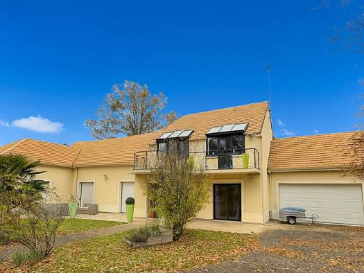 Maison à vendre 1 090 000 € 9 pièces 5 chambres 296 m² 3 600 m² de terrain Ouest Lamorlaye 60260