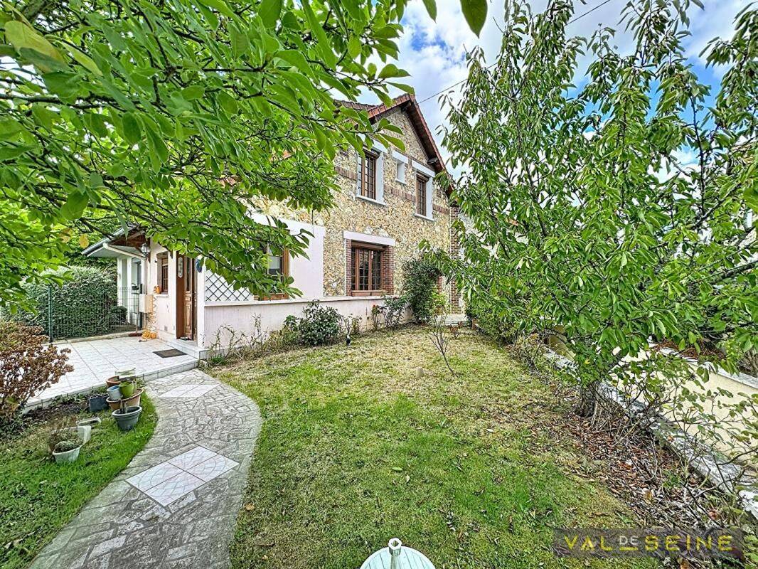 Maison 5 pièces 103 m² · à Rouen · 103 m² · 225 750 €