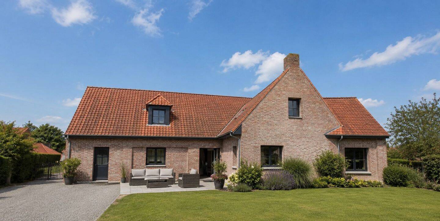 Maison 8 pièces 233 m² · à Bourghelles · 233 m² · 735 000 €