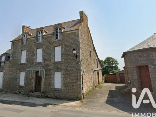 Maison de ville à vendre 270 400 € 8 pièces 5 chambres 168 m² 1 405 m² de terrain Calorguen 22100