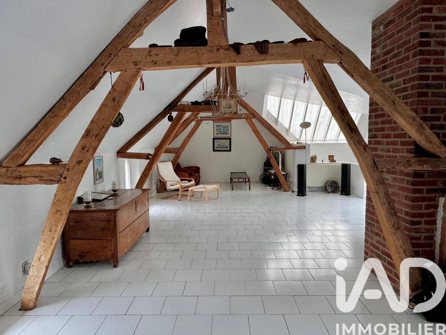 Maison 10 pièces 261 m² · à Auneuil · 261,1 m² · 299 000 €