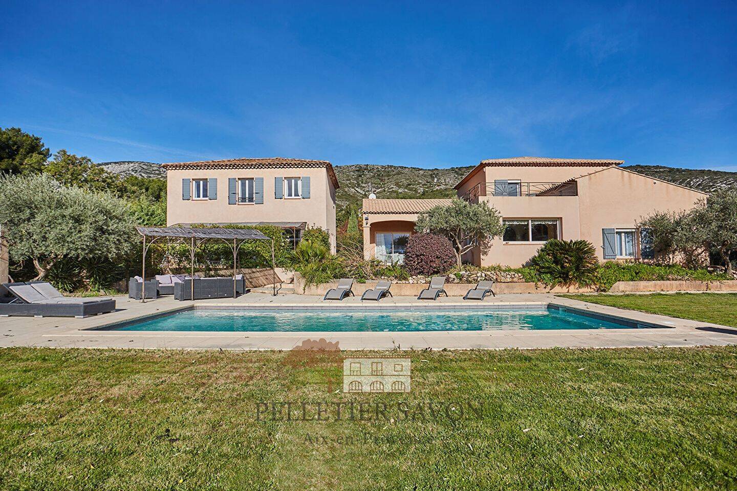 Maison 10 pièces 310 m² · à Aix-en-Provence · 310 m² · 1 299 000 €