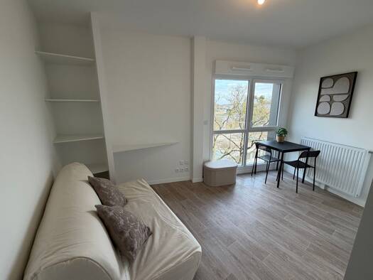Appartement à louer 640 € 1 pièce 21 m² Étage 4/4 disponible dès maintenant Atalante Beaulieu Rennes 35000