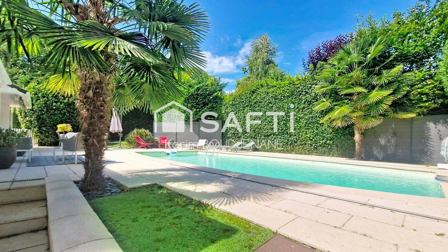 Maison 8 pièces 185 m² · à Viarmes · 185 m² · 599 000 €