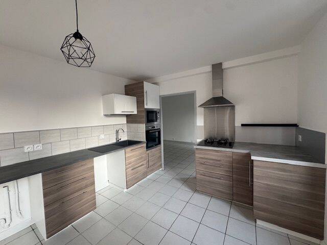 Appartement 4 pièces 100 m² · à Viriville · 100 m² · 139 000 €