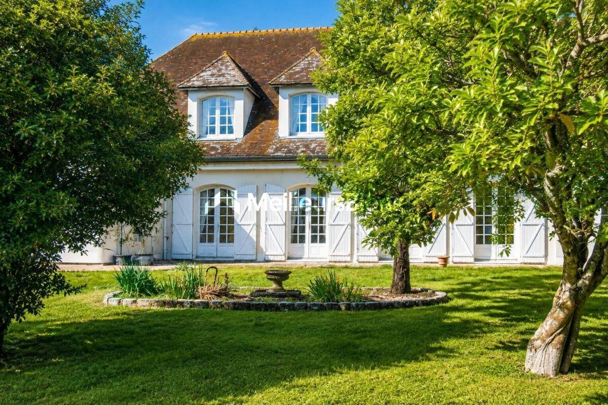 Maison 10 pièces 320 m² · à Le Neubourg · 320 m² · 249 990 €