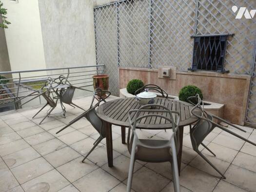 Maison à vendre 980 000 € 8 pièces 6 chambres 300 m² 310 m² de terrain Valence 26000