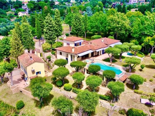 Villa à vendre 4 950 000 € 9 pièces 8 chambres 440 m² 34 400 m² de terrain Plascassier Grasse 06520