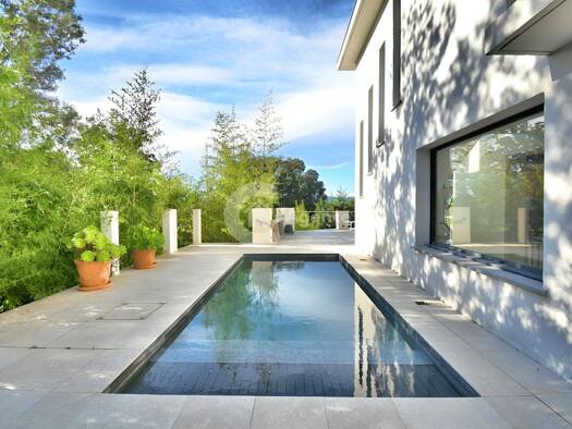 Villa à vendre 1 600 000 € 5 pièces 4 chambres 192,4 m² 1 066 m² de terrain Le Cannet 06110