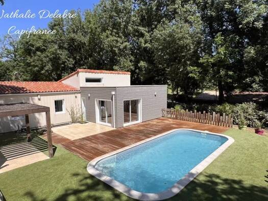 Maison de plain-pied à vendre 249 500 € 5 pièces 3 chambres 123 m² 1 648 m² de terrain Exireuil 79400