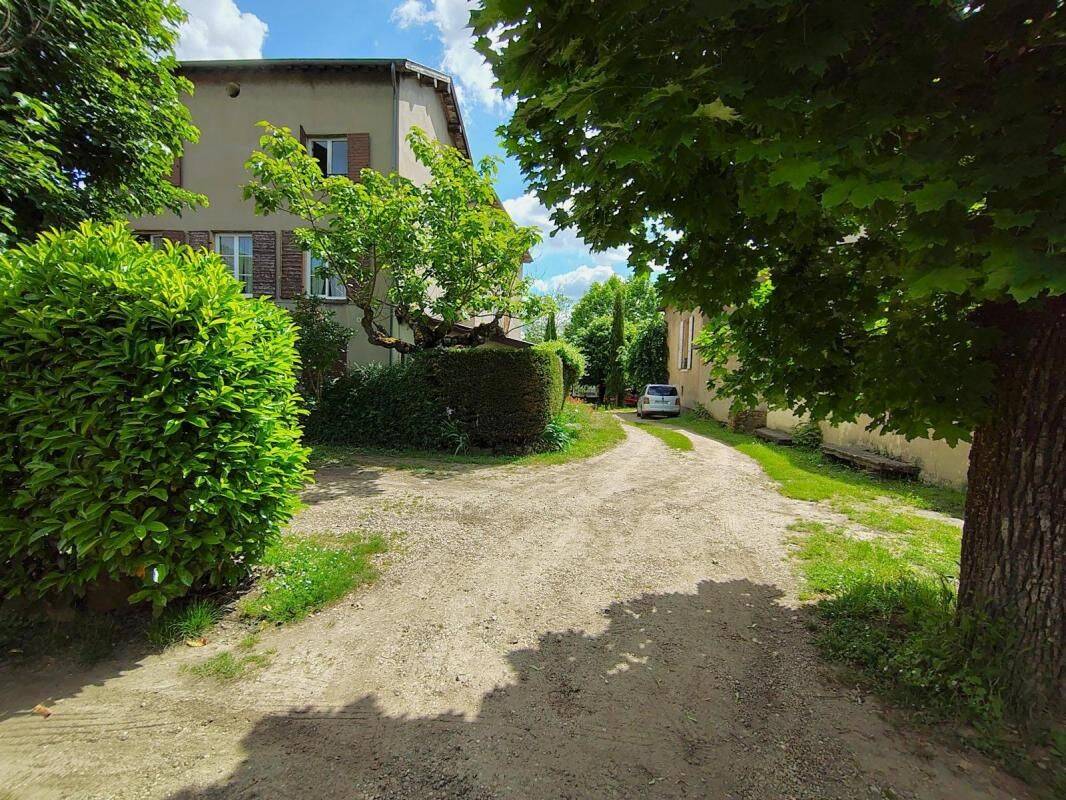 Appartement 2 pièces 58 m² · à Saint-Cyr-au-Mont-d'Or · 58 m² · 819 €/mois