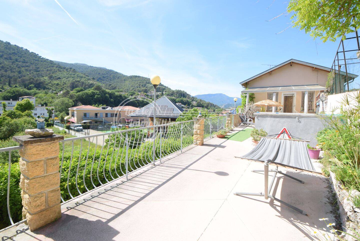 Maison 4 pièces 80 m² · à Contes · 80 m² · 449 000 €
