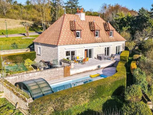 Maison à vendre 720 000 € 7 pièces 5 chambres 248 m² Échevronne 21420