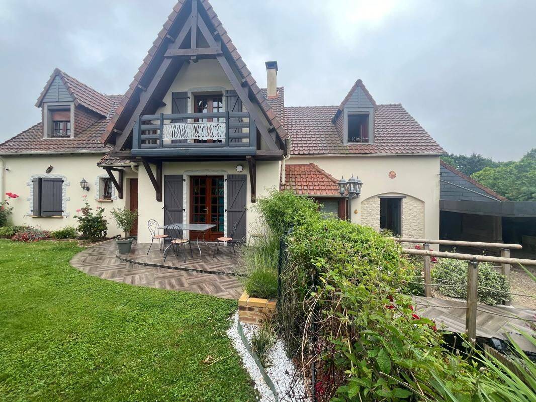 Maison 8 pièces 174 m² · à Oisseau-le-Petit · 174 m² · 262 500 €