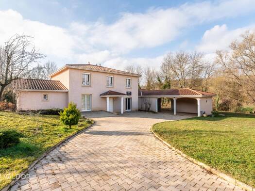 Villa à vendre 695 000 € 8 pièces 5 chambres 220 m² 2 423 m² de terrain Lachassagne 69480