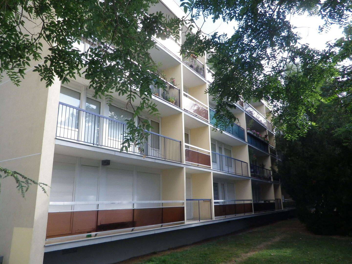 Appartement 3 pièces 60 m² · à L'Haÿ-les-Roses · 60 m² · 1 172 €/mois