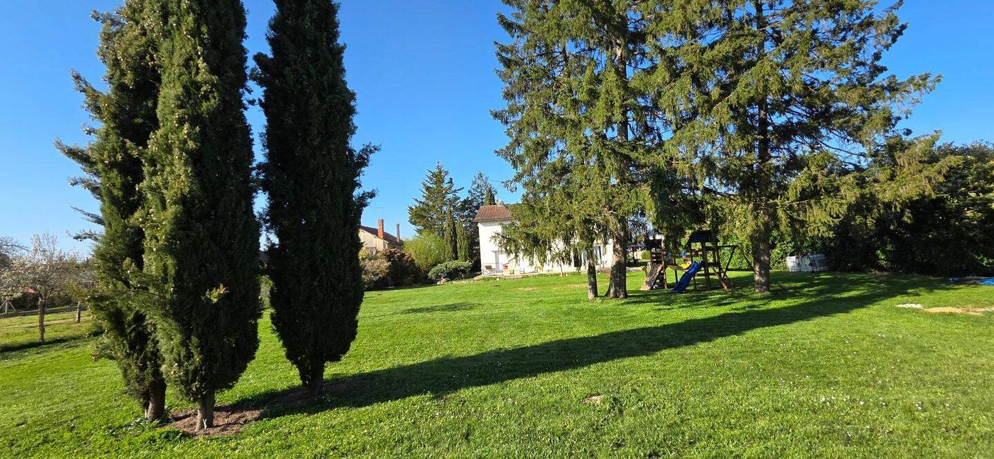 Maison 8 pièces 252 m² · à Pleumartin · 252 m² · 260 000 €