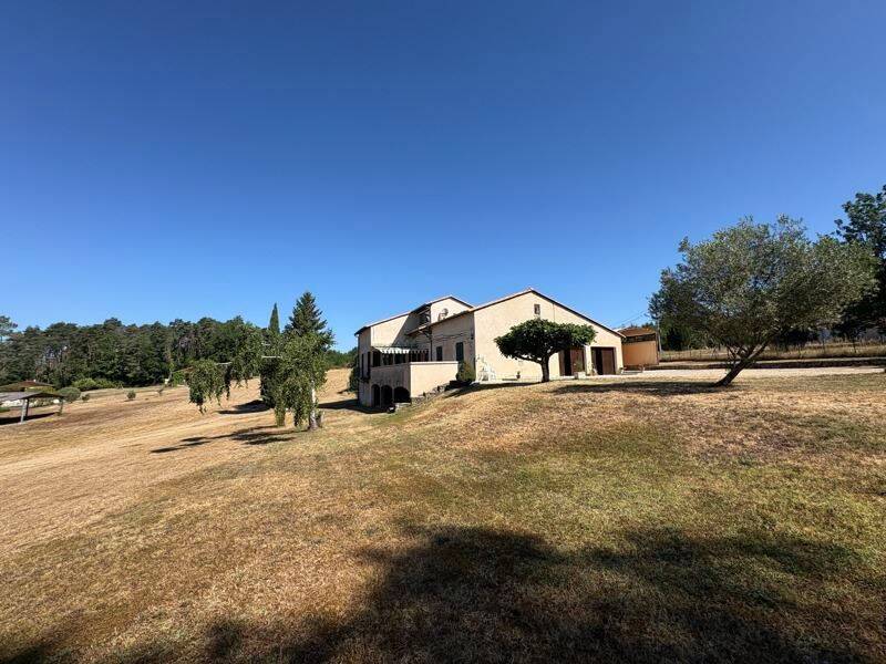 Maison 6 pièces 147 m² · à Auriac-du-Périgord · 147 m² · 317 000 €