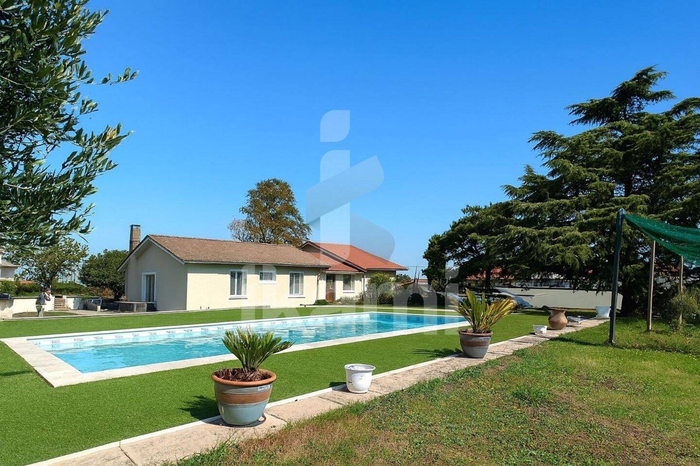 Maison 4 pièces 151 m² · à Échalas · 150,6 m² · 690 000 €