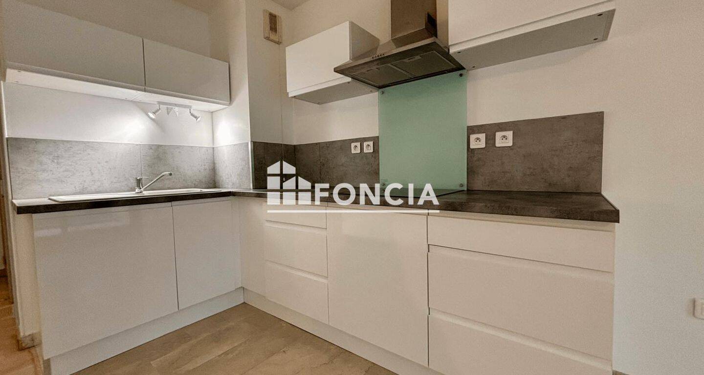 Appartement 2 pièces 43 m² · à Tassin-la-Demi-Lune · 42,7 m² · 833 €/mois