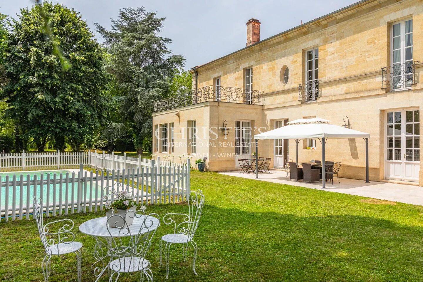 Maison 9 pièces 441 m² · à Bordeaux · 441 m² · 1 575 000 €