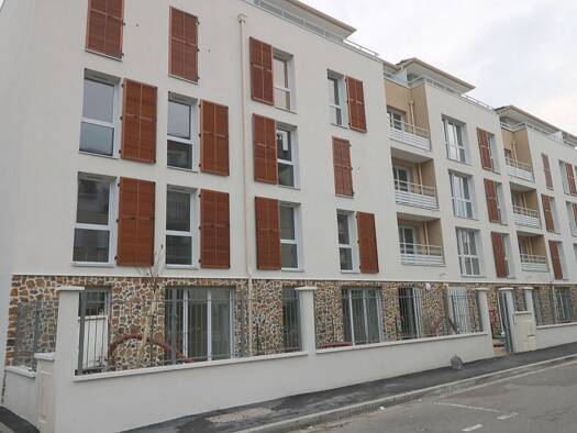 Appartement à louer 769 € 2 pièces 1 chambre 41 m² Étage 3/4 Mantes-la-Ville 78711