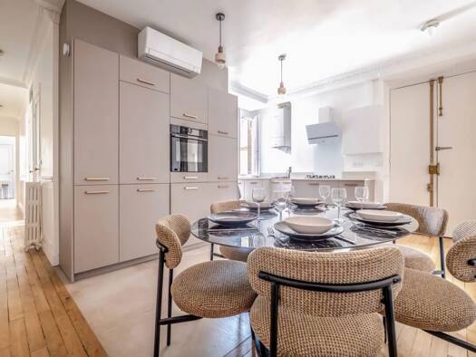 Colocation à louer 5 300 € 5 pièces 2 chambres 80 m² RDC Buttes Aux Cailles-Glacière Paris 13ème arrondissement 75013