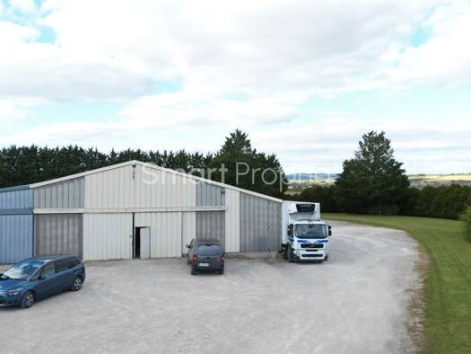 Entrepôt à vendre 170 000 € 100 m² d'espace de stockage Lézinnes 89160