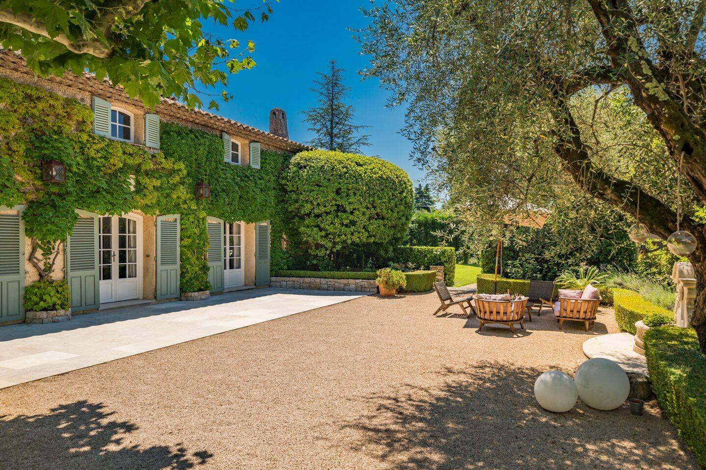 Maison 8 pièces 300 m² · à Mougins · 300 m² · 8 250 €