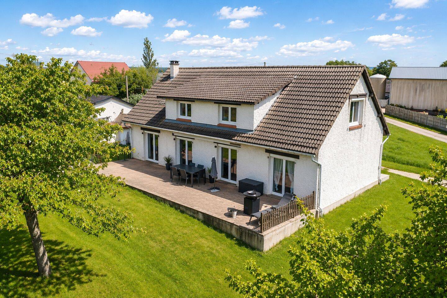 Maison 6 pièces 160 m² · à Saint-Arnoult-des-Bois · 160 m² · 220 500 €