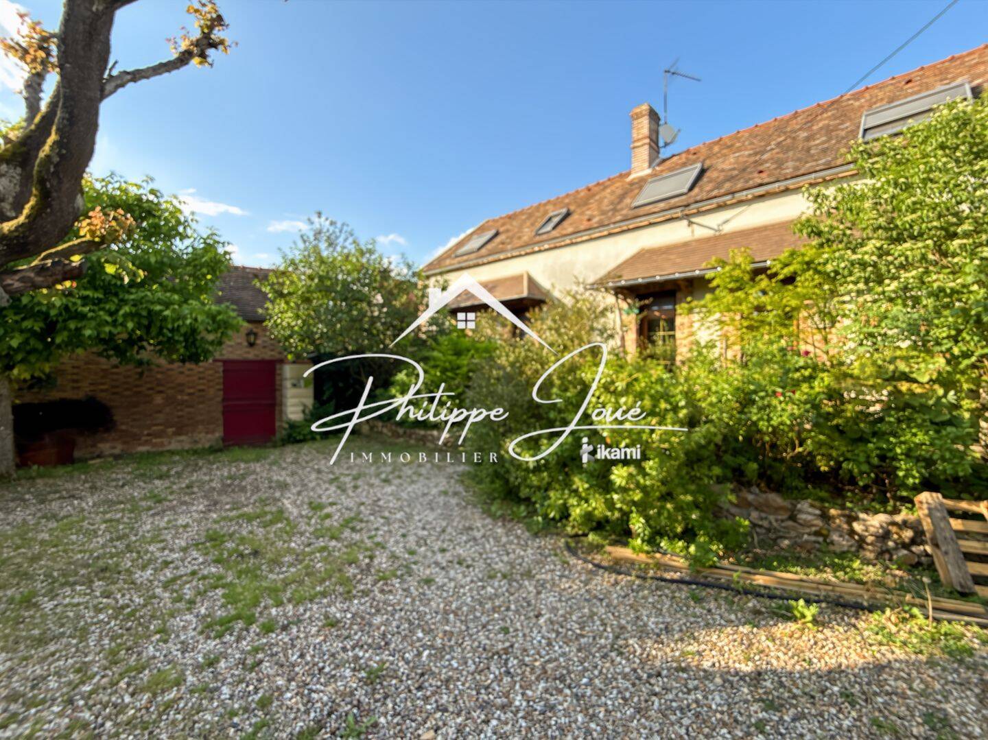 Maison 10 pièces 220 m² · à Vallery · 220 m² · 327 000 €