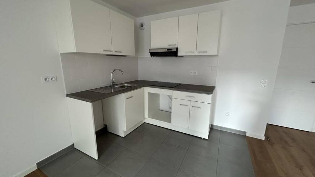 Appartement à louer 1 743 € 4 pièces 3 chambres 76,7 m² Étage 2/5 Carnot-Petit Pont-Alouettes Alfortville 94140