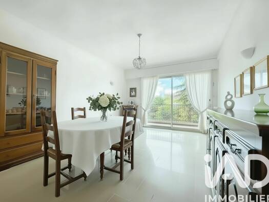 Appartement à vendre 182 000 € 3 pièces 2 chambres 69 m² Étage 3/3 Saint Tronc Marseille 10ème arrondissement 13010