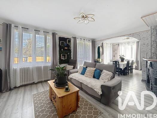 Maison à vendre 259 000 € 7 pièces 5 chambres 177 m² 1 505 m² de terrain Cousance 39190