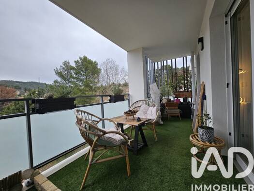 Appartement à vendre 250 000 € 3 pièces 2 chambres 60,4 m² Étage 3/4 Est Roquevaire 13360