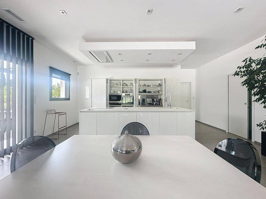 Maison 5 pièces 200 m² · à Cabannes · 200 m² · 645 000 €