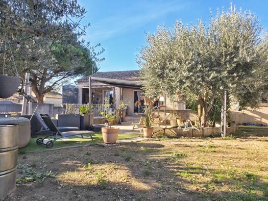 Maison de plain-pied à vendre 305 000 € 5 pièces 3 chambres 99 m² 700 m² de terrain Le Sizen Beaucaire 30300