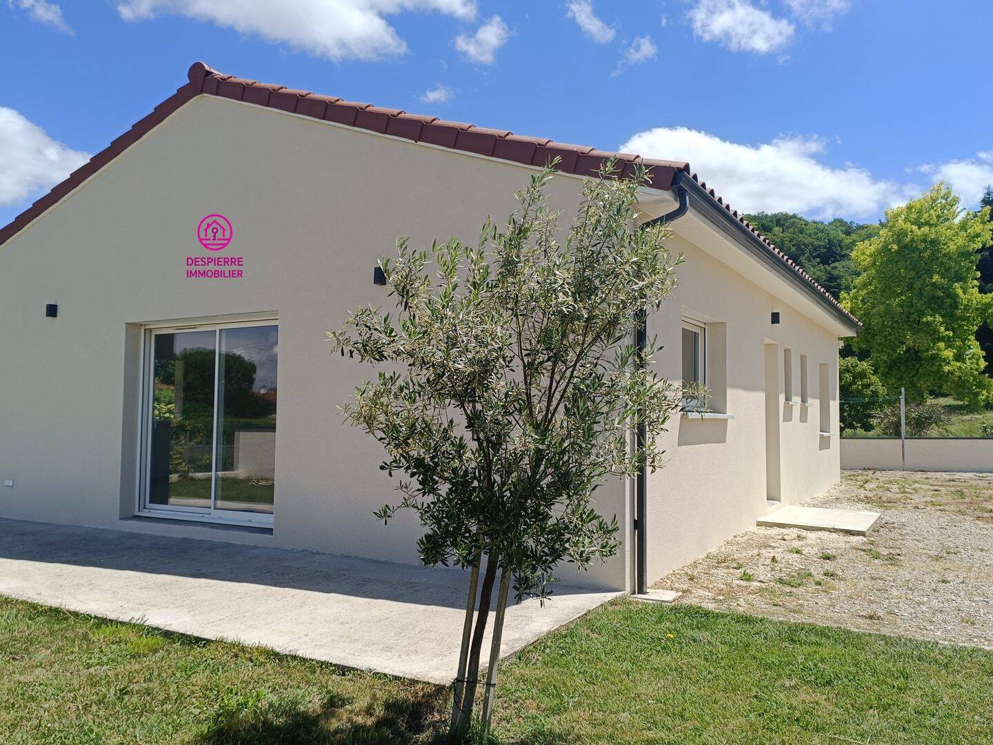Maison 4 pièces 96 m² · à Beausemblant · 96 m² · 295 000 €