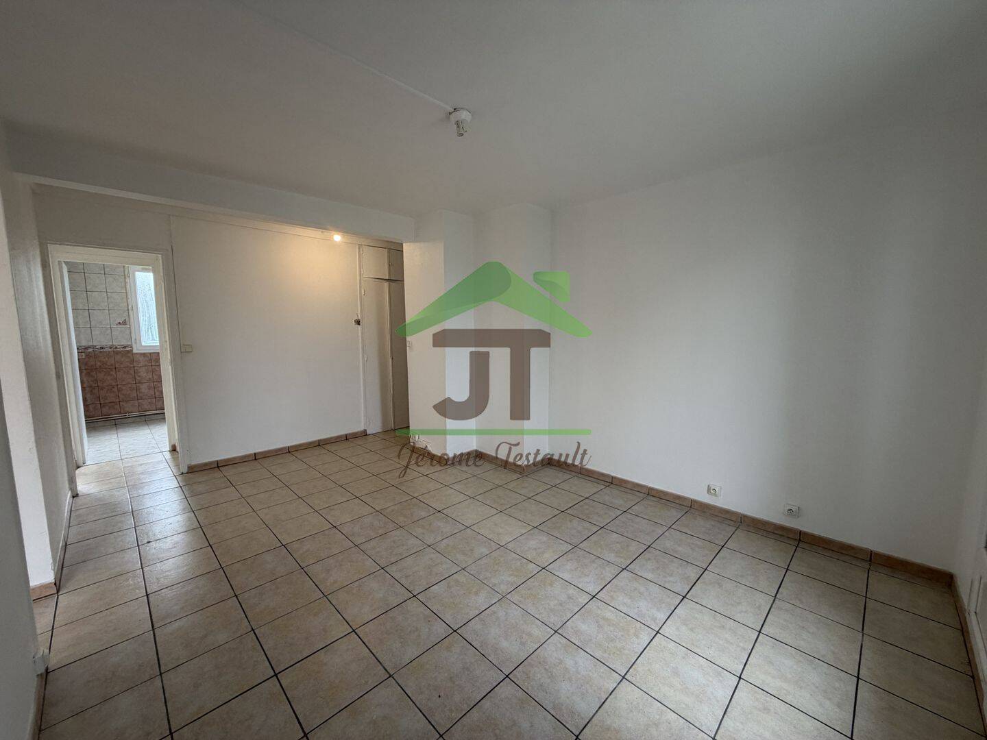 Appartement 3 pièces 56 m² · à Châteaudun · 55,5 m² · 45 000 €
