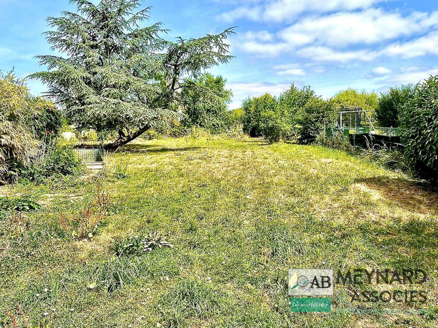 Terrain de 882 m² à Guérard - photo 2