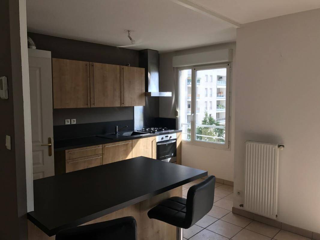 Appartement 3 pièces 66 m² · à Lyon 7ème Arrondissement · 66 m² · 1 046 €
