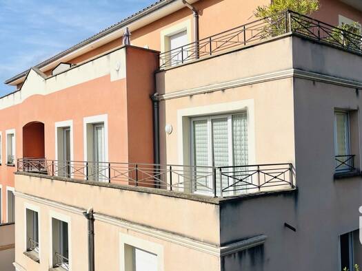 Appartement à vendre 154 000 € 3 pièces 2 chambres 66 m² Étage 2/3 Panissières 42360