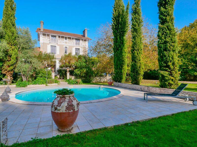Maison 7 pièces 280 m² · à Pau · 280 m² · 895 000 €