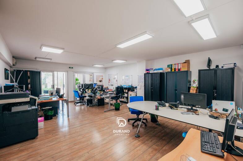 Espace bureau à vendre 750 000 € 218 m² de bureaux Saint Victor Marseille 7ème 13007