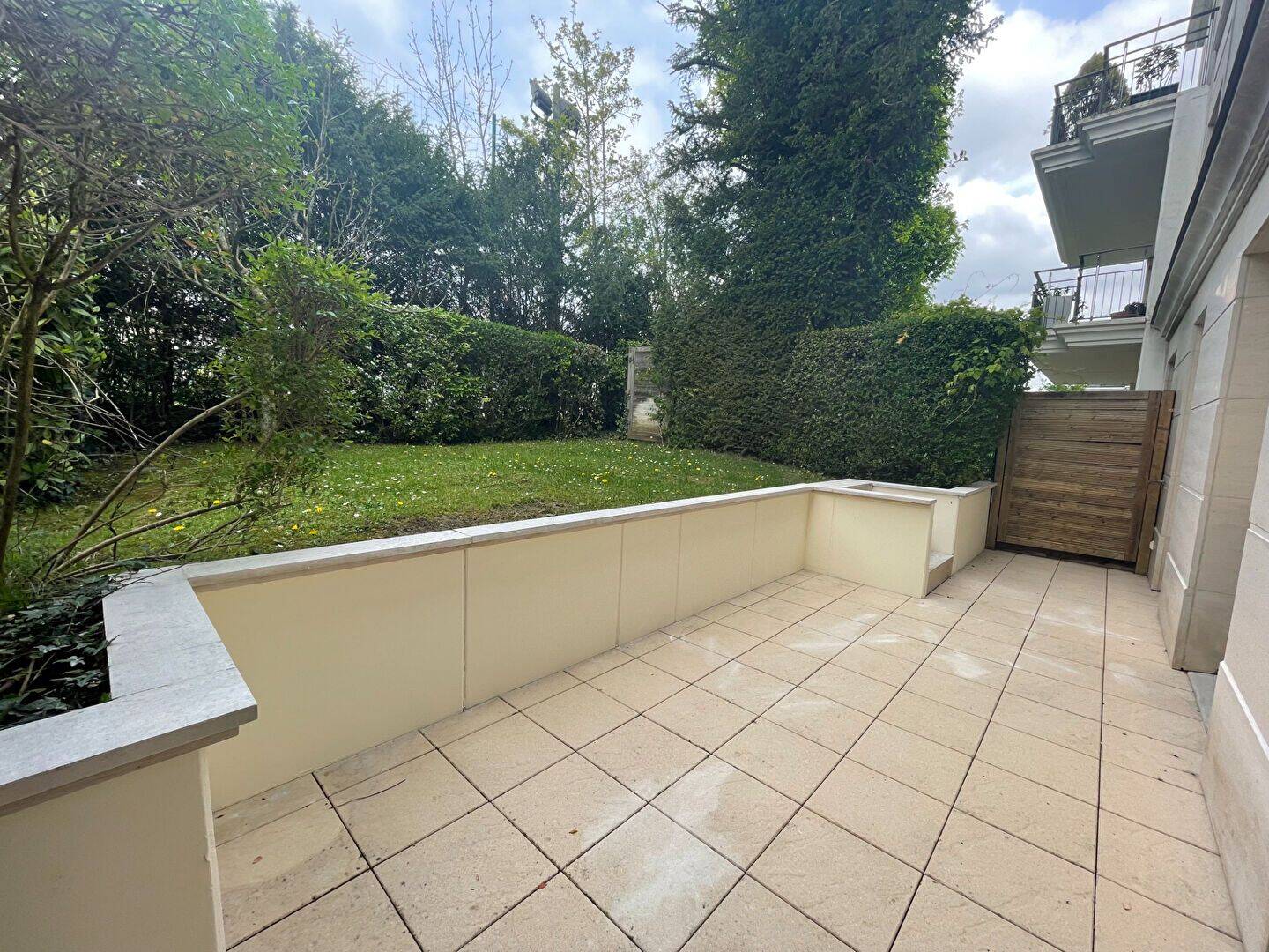 Appartement 1 pièce 31 m² · à Garches · 31 m² · 892 €