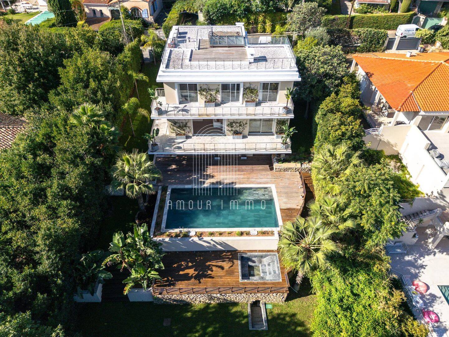 Maison 10 pièces 334 m² · à Antibes · 333,5 m² · 3 990 000 €