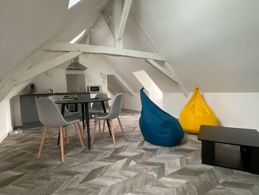 Appartement à louer 600 € 2 pièces 1 chambre 55 m² Étage 2/2 Avoine 37420