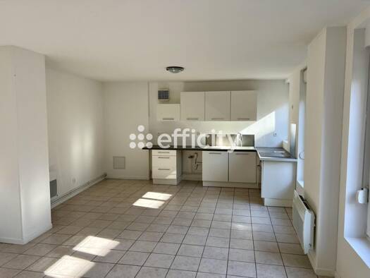 Duplex à vendre 119 500 € 3 pièces 2 chambres 60 m² RDC Coteau Ouest-Les Forges Est Épernay 51200